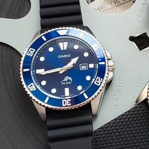 Casio Blue-Blue 200m Dive Watch with 4 straps